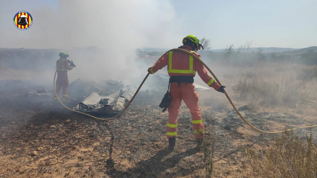 Fallecen dos personas en un accidente de avioneta en Requena, Valencia
