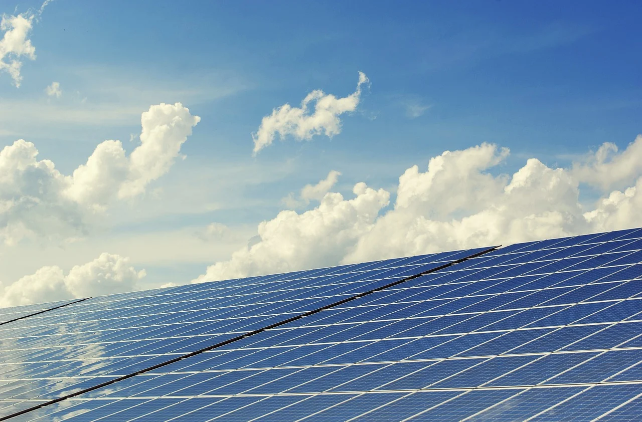 Paneles Solares: Impulsando la Revolución Energética Sostenible