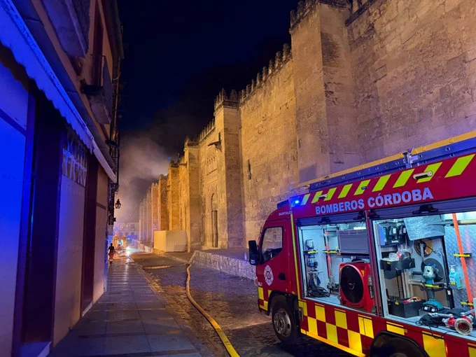 Sofocado un incendio en la Mezquita-Catedral de Córdoba originado por una máquina barredora