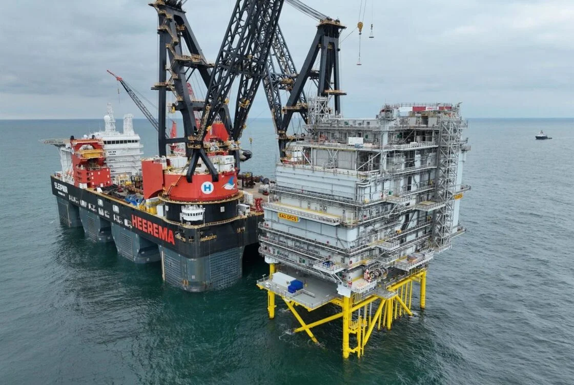 Iberdrola completa la instalación de la estación convertidora marina de su megaparque eólico East Anglia 3