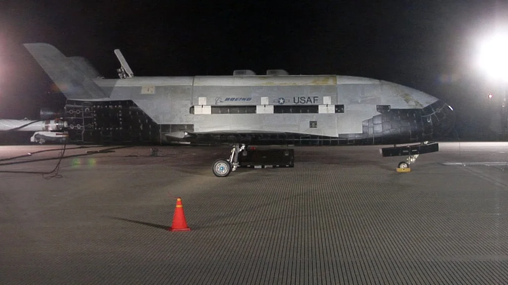 SpaceX lanza con éxito el dron militar secreto X-37B de Estados Unidos