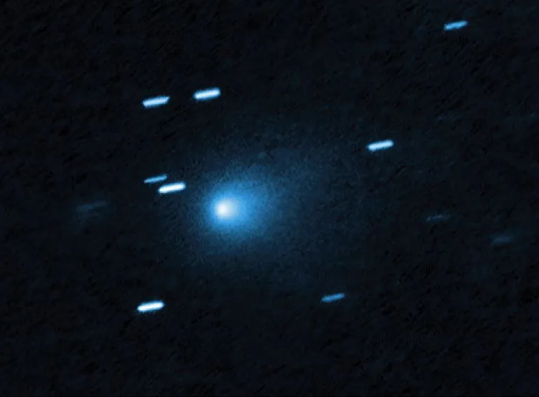Imagen del cometa interestelar 3I/ATLAS captada por el telescopio Hubble mientras se aproximaba al Sistema Solar