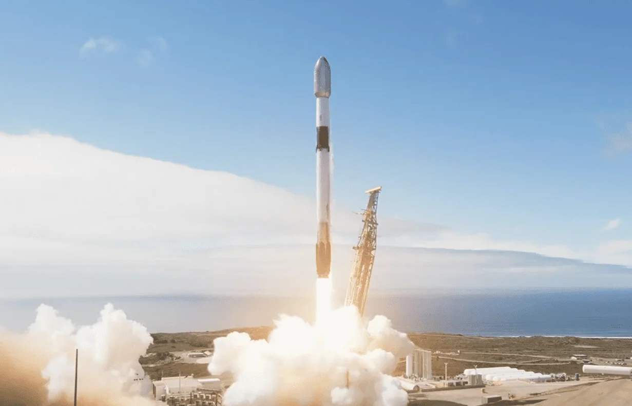 SpaceX lanza con éxito 27 satélites Starlink desde California
