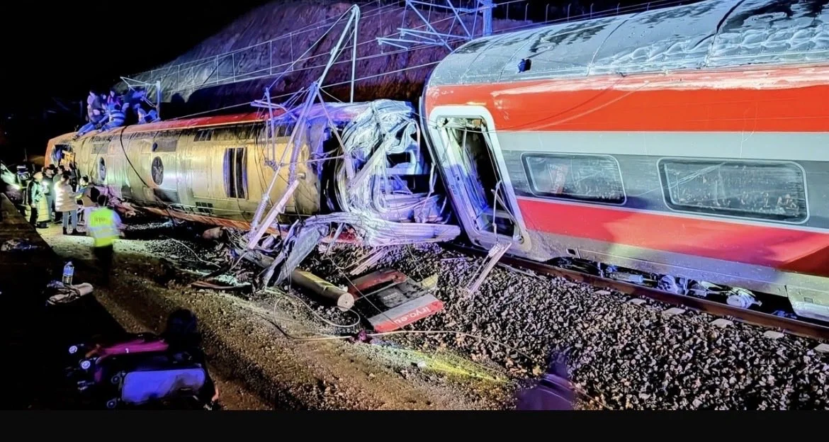 Al menos 39 muertos tras una colisión entre trenes de alta velocidad en el sur de España
