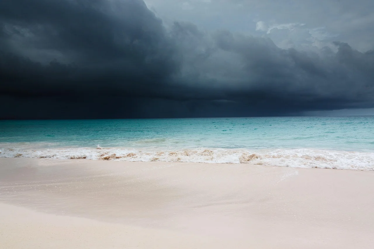 ¿Qué es una depresión tropical y cómo se forma?