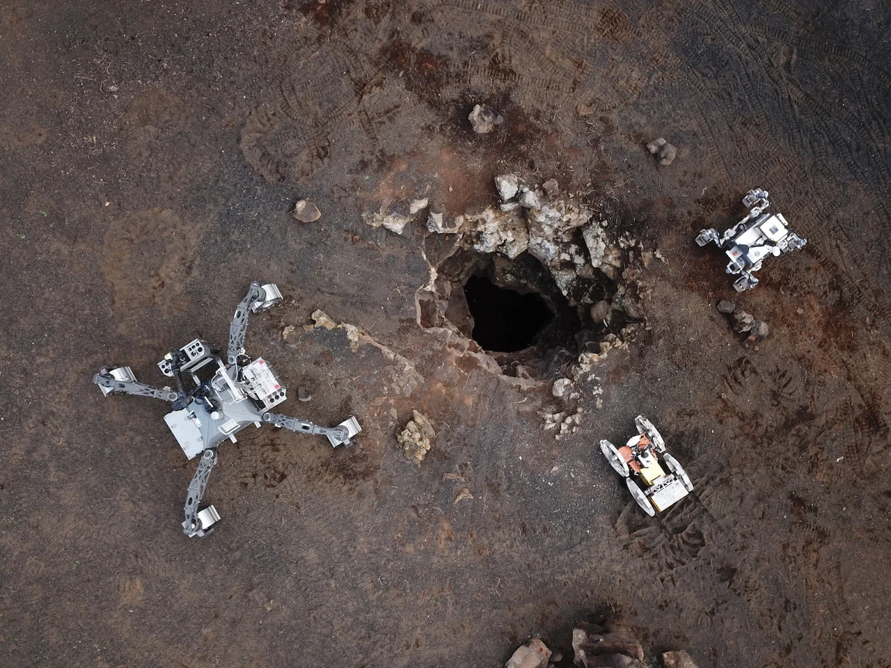 Investigadores europeos prueban en Lanzarote un innovador concepto de misión para explorar cuevas en la Luna