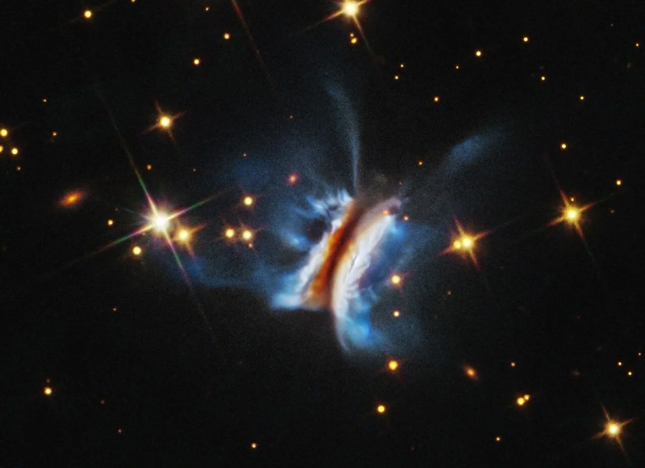 El Hubble capta el mayor disco de formación planetaria jamás visto y no se parece a lo esperado