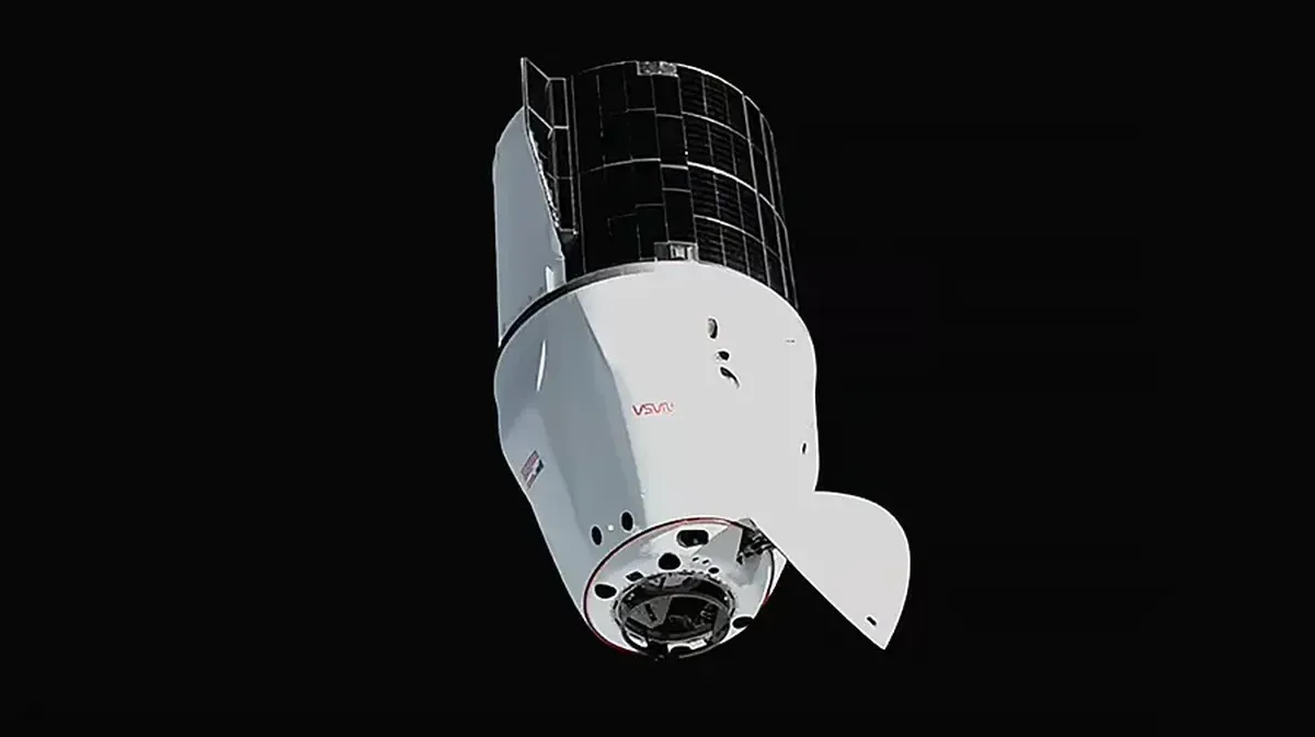 Dragon se acopla con éxito a la EEI entregando ciencia avanzada y más de 3 toneladas de suministros