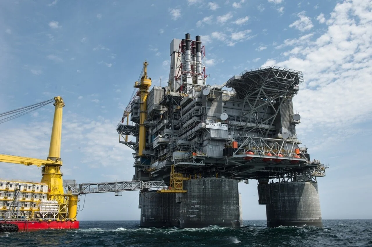 La plataforma Berkut, la mayor estructura petrolera offshore del mundo que resiste el Ártico ruso