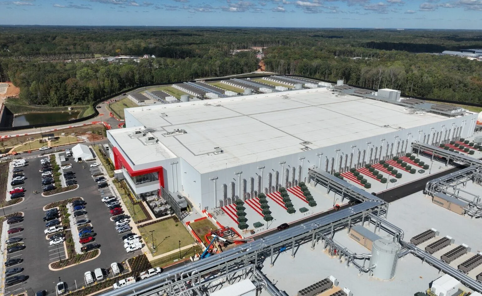 Microsoft une centros de datos de Wisconsin y Atlanta para entrenar su IA como un único superordenador distribuido