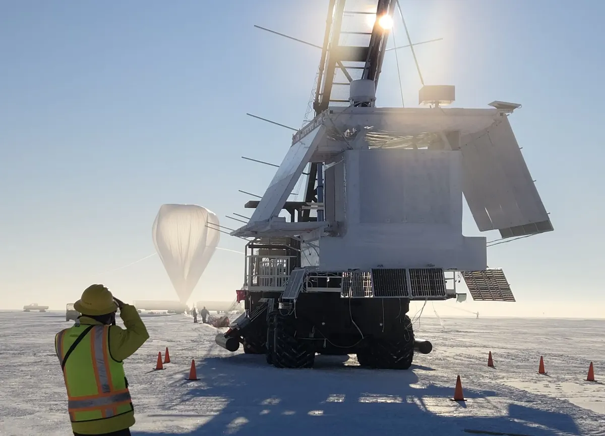 La NASA inicia su campaña antártica con un globo científico para estudiar la materia oscura