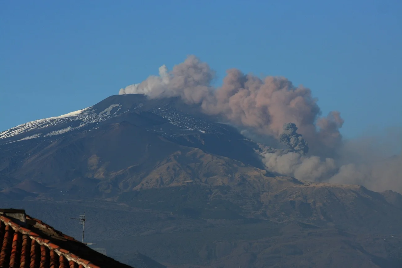 Cómo se forman las avalanchas piroclásticas en el volcán Etna, según un nuevo estudio del INGV