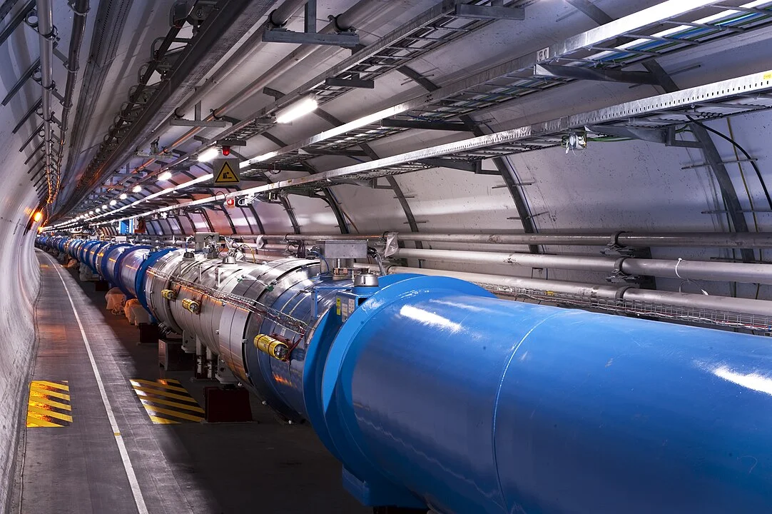 El acelerador de partículas más grande del mundo mide 27 km y consume como una ciudad entera